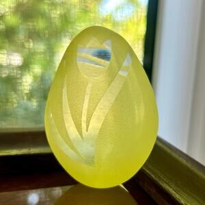 Vintage Pilgrim Glass Sculptured Yellow Egg with Tulip Design